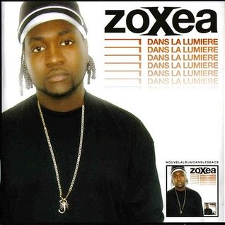 Dans La Lumière