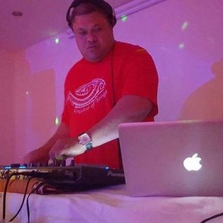 DJ MoMo
