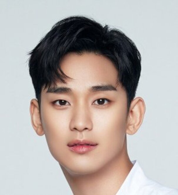 Kim Soo Hyun (김수현)